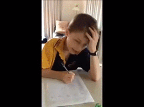 درمان تیک عصبی با ماساژ|کنترل علائم با کمک صندلی ماساژور 1 درمان تیک